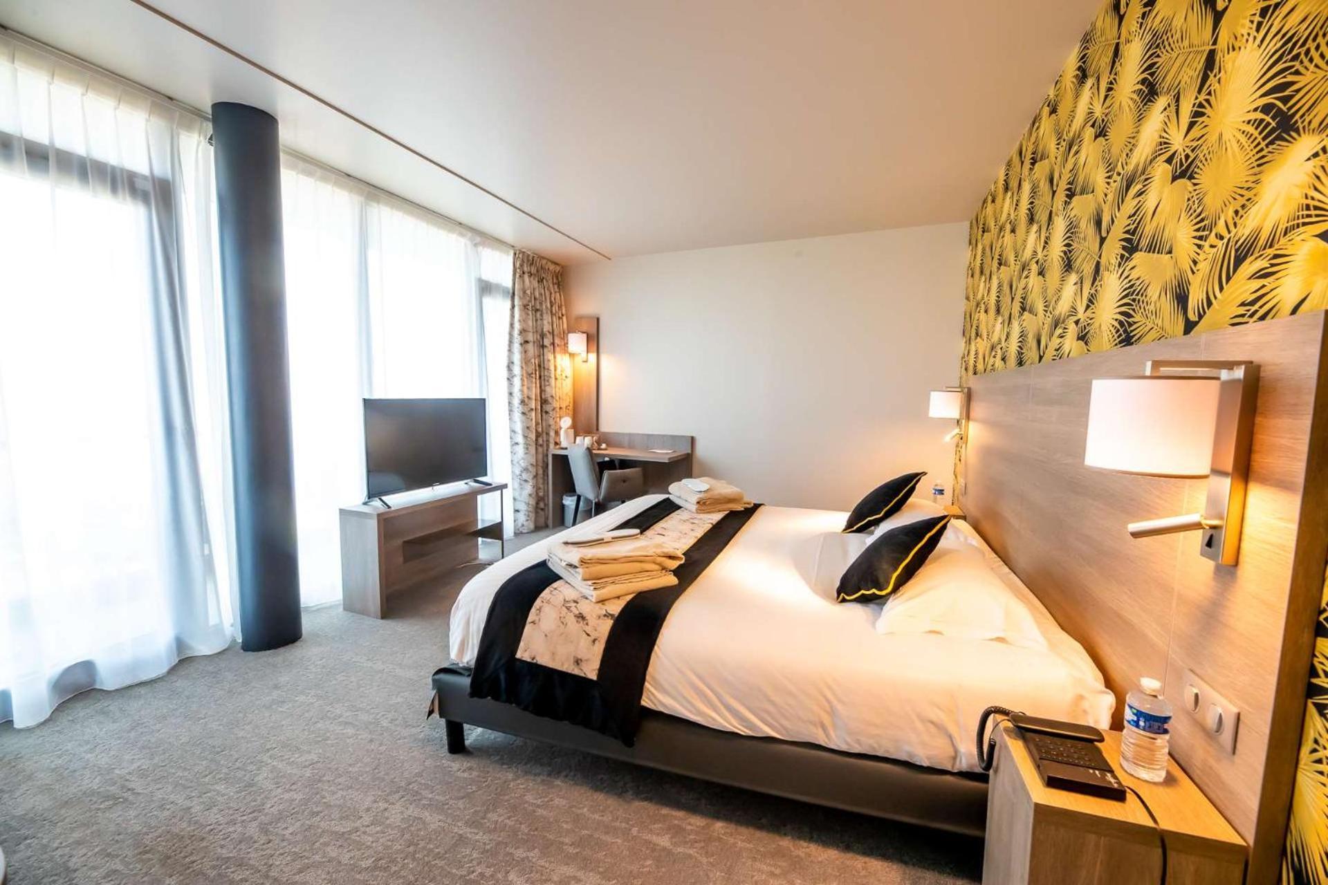 Brit Hotel Eden Spa Honfleur Exterior photo